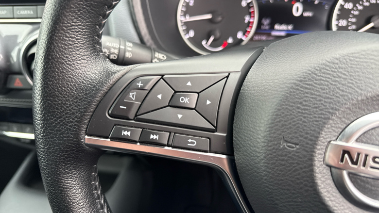 Nissan Juke 1.0 DiG-T N-Connecta 5dr Petrol Hatchback